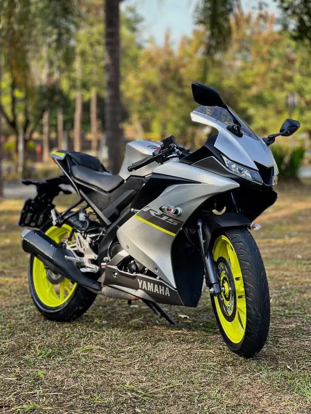 Moto Yamaha YZF R15 2024 ABS