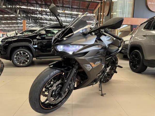 Moto Kawasaki Ninja 2024 650R (ABS)
