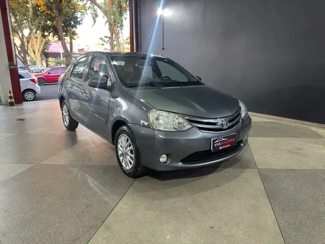 Carro Toyota Etios 2015 XLS 1.5 (Flex)