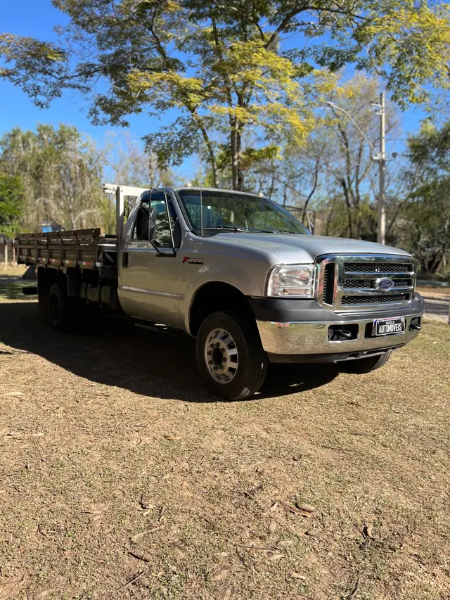 Caminhão Ford F 4000 2015 4x2
