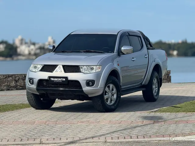 Carro Mitsubishi L200 Triton Sport 2013 3.2 DI-D 4x4 (Aut)