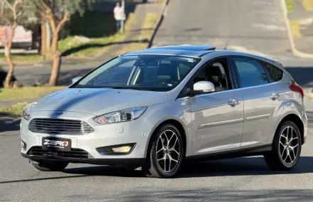 Carro Ford Focus Hatch 2017 Titanium Plus 2.0 PowerShift