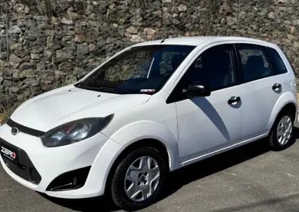 Carro Ford Fiesta Hatch 2013 Rocam 1.0 (Flex)