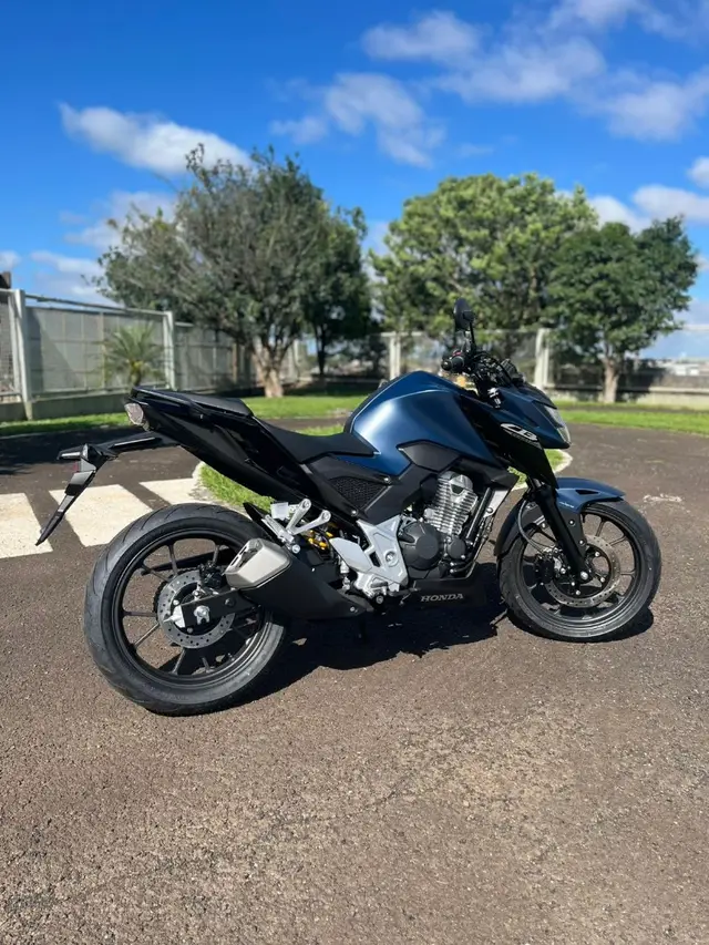 Moto Honda CB 300F Twister 2025 (ABS)