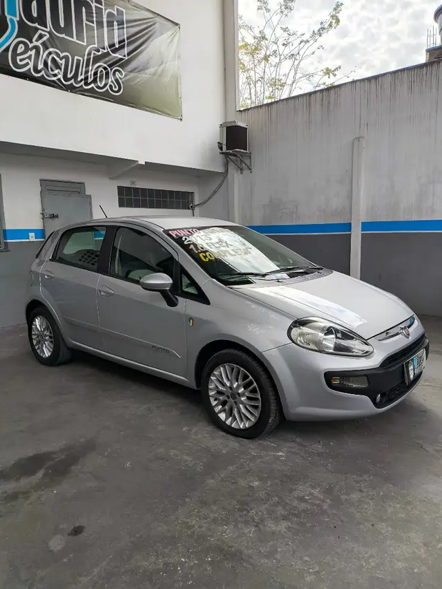 Carro Fiat Punto 2013 Essence 1.6 16V Dualogic (Flex)