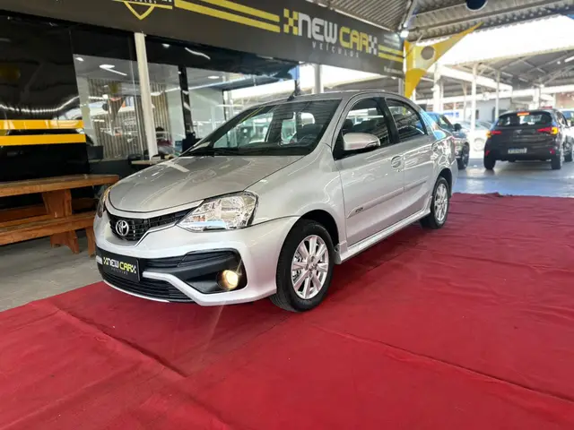 Carro Toyota Etios Sedan 2018 XLS 1.5 (Aut) (Flex)