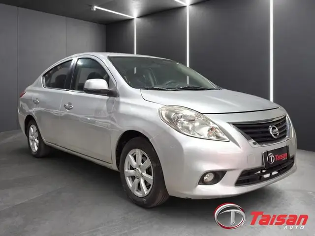 Carro Nissan Versa 2013 1.6 16V SL (Flex)