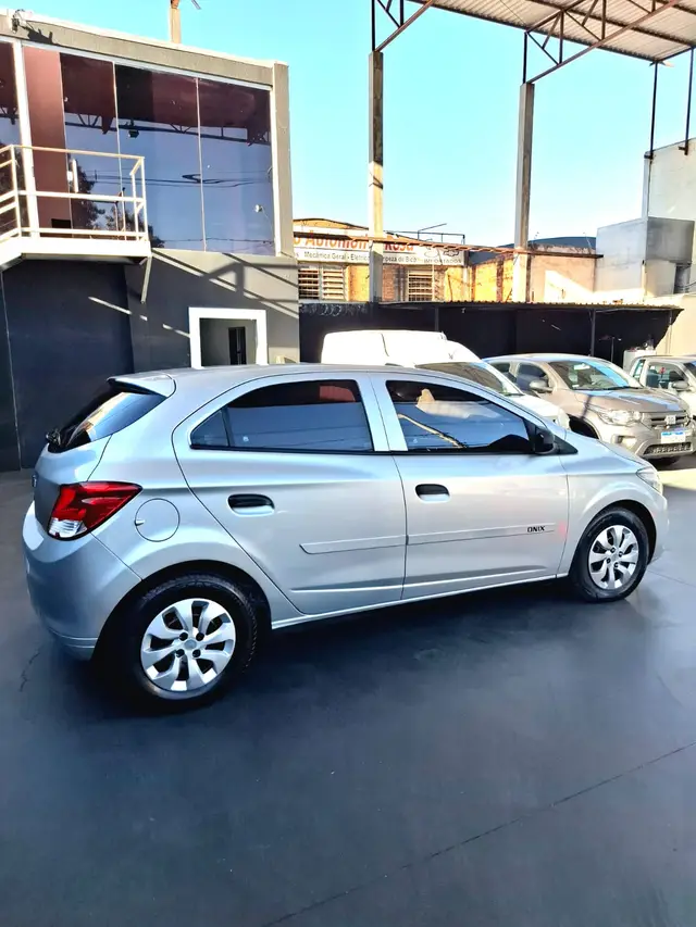 Carro Chevrolet Onix 2018 1.0 Joy SPE/4