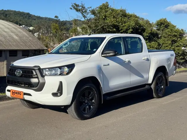 Carro Toyota Hilux Cabine Dupla 2024 SR 4x4 2.8 Diesel