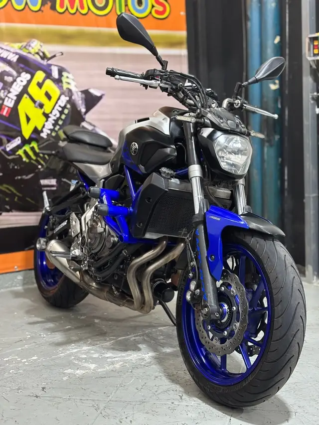 Moto Yamaha MT-07 2017 STD