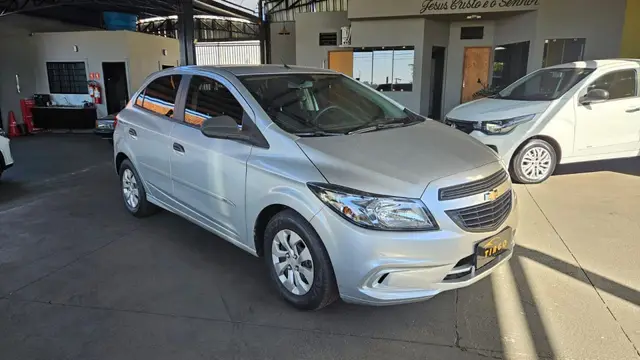 Carro Chevrolet Onix 2019 1.0 Joy SPE/4