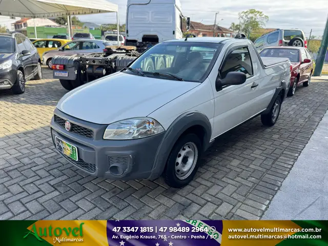 Carro Fiat Strada 2015 Working 1.4 (Flex)