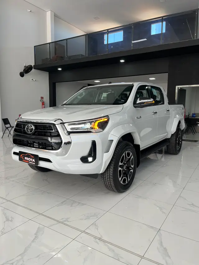 Carro Toyota Hilux Cabine Dupla 2025 SRX Plus 4x4 2.8 Diesel
