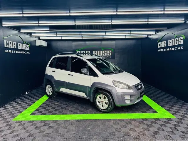 Carro Fiat Idea 2015 Adventure 1.8 16V E.TorQ (Flex)