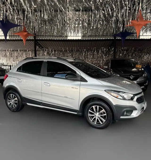 Carro Chevrolet Onix 2018 1.4 Activ SPE/4 (Aut)
