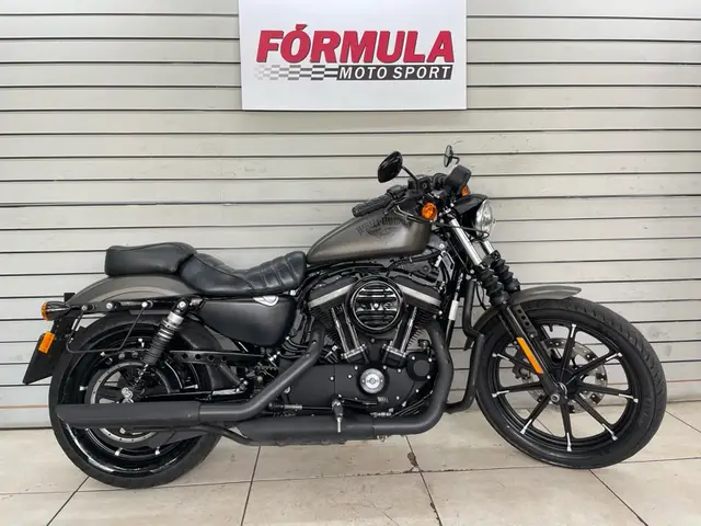 Moto Harley-Davidson Sportster XL 883 2018 Iron