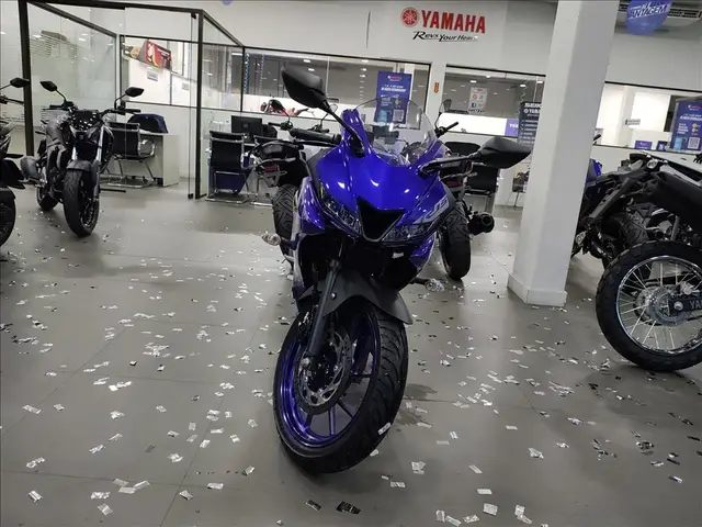 Moto Yamaha YZF R15 2024 ABS