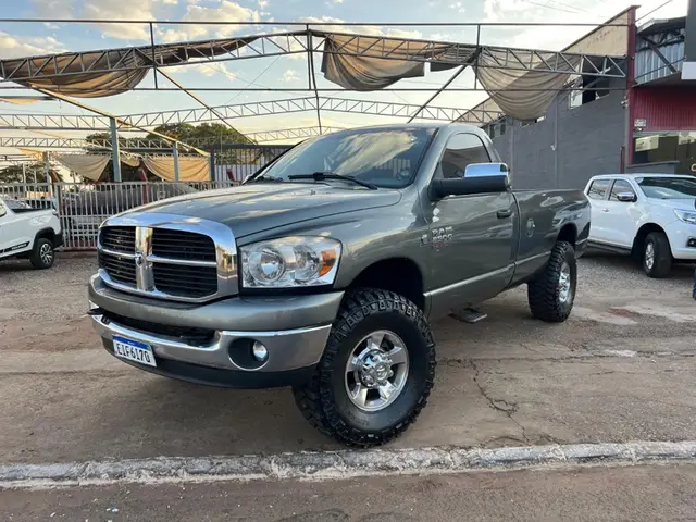 Carro Dodge RAM 2009 2500 Heavy Duty SLT CD 5.9