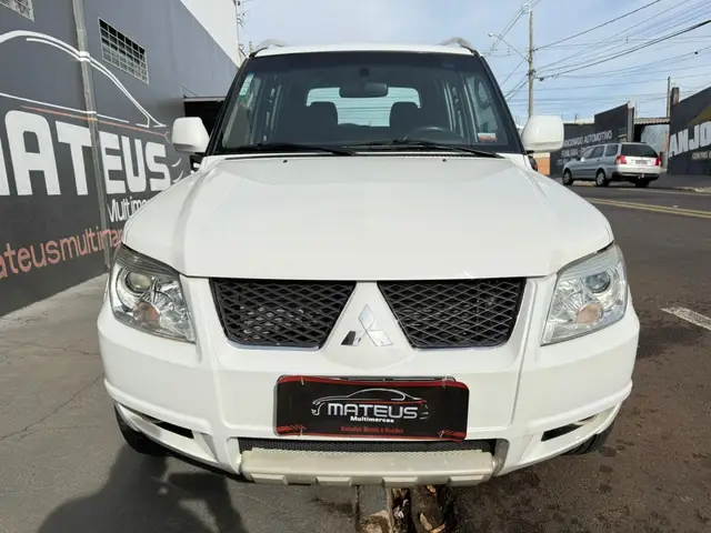 Carro Mitsubishi Pajero TR4 2012 2.0 16V 4x2 (Flex) (Aut)