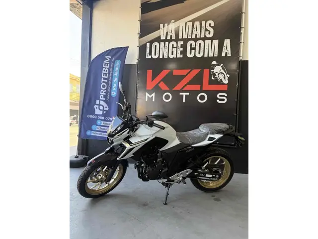 Moto Yamaha Fazer FZ25 2025 Flex