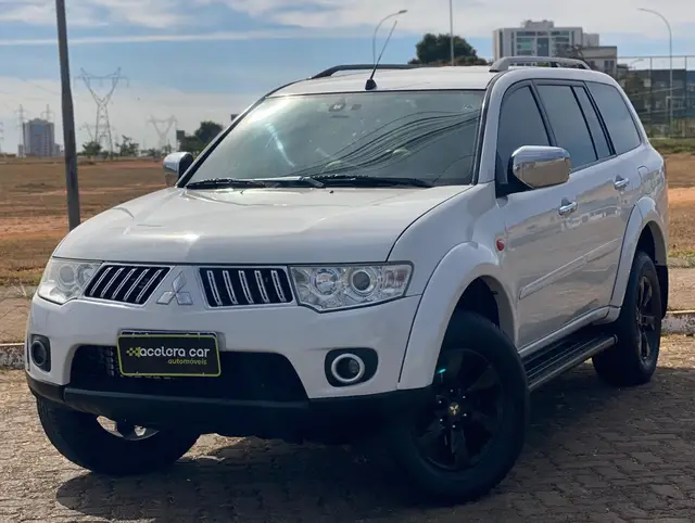 Carro Mitsubishi Pajero Dakar 2013 3.2 4WD (Aut)