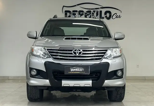 Carro Toyota Hilux SW4 2014 3.0 TDI 4x4 SRV 5L