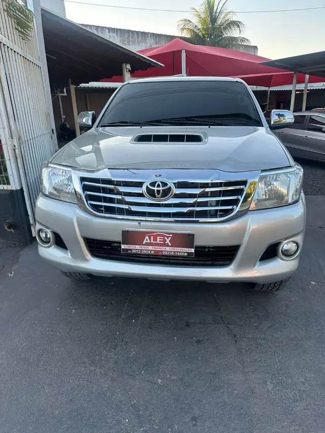Carro Toyota Hilux Cabine Dupla 2014 Hilux 3.0 TDI 4x4 CD SRV (Aut)