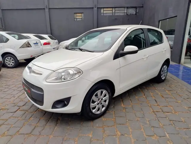 Carro Fiat Palio 2014 Attractive 1.4 8V (Flex)
