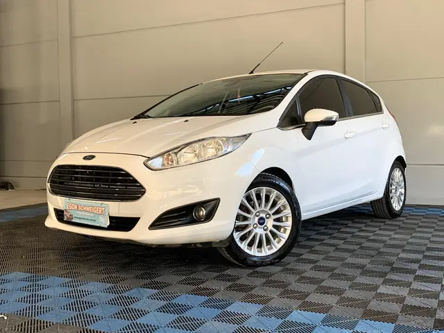 Carro Ford New Fiesta Sedan 2015 1.6 Titanium (Flex)