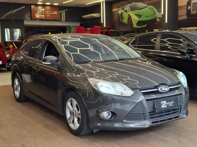 Carro Ford Focus Sedan 2015 S 2.0 16V PowerShift (Aut)