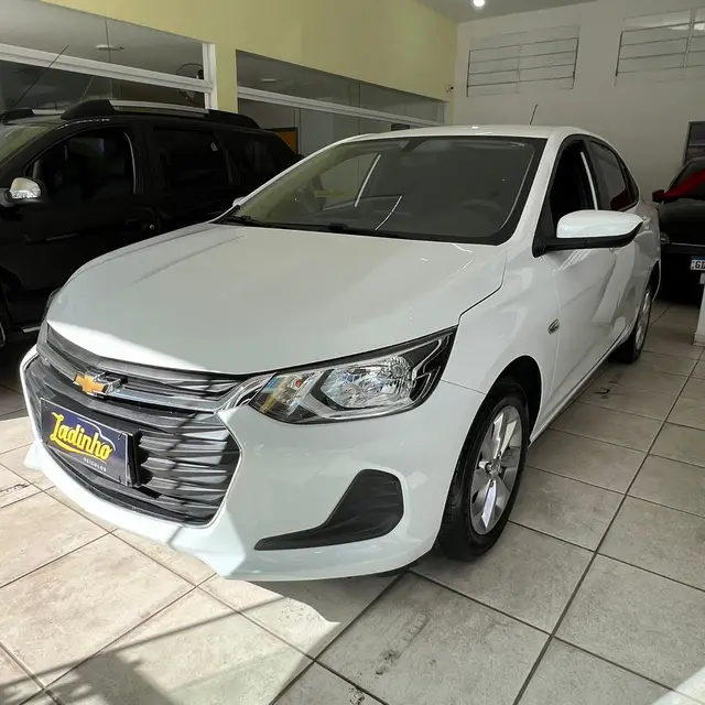 Carro Chevrolet Onix Plus 2022 1.0 LT (Flex)