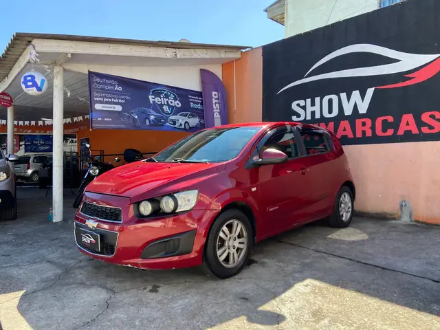 Carro Chevrolet Sonic 2013 Hatch LT