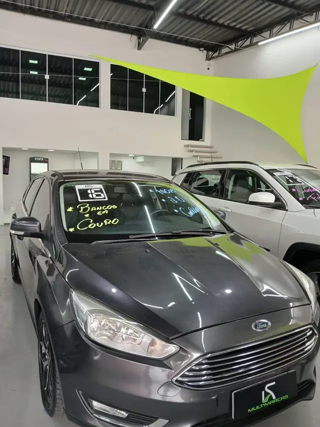 Carro Ford Focus Sedan 2016 Titanium Plus 2.0 PowerShift (Aut)