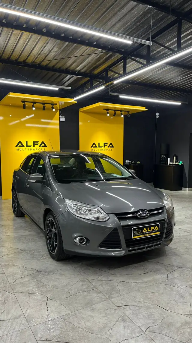 Carro Ford Focus Hatch 2015 Titanium Plus 2.0 16V PowerShift