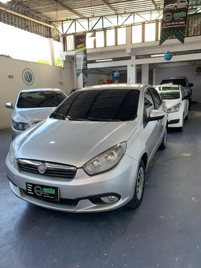 Carro Fiat Grand Siena 2014 Evo Attractive 1.4 8V (Flex)