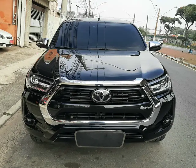 Carro Toyota Hilux Cabine Dupla 2023 SRX 4x4 2.8 Diesel