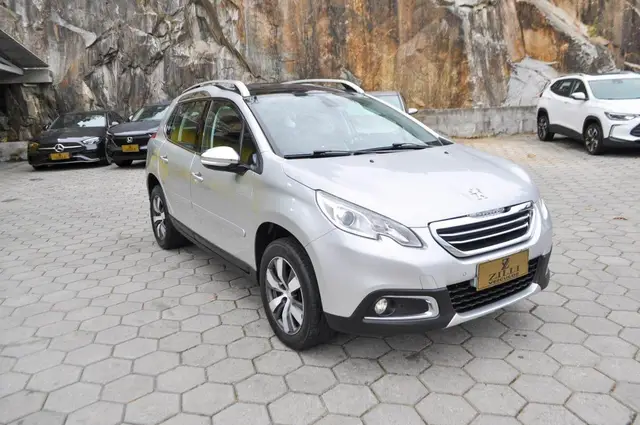 Carro Peugeot 2008 2017 Griffe 1.6 THP (Flex)