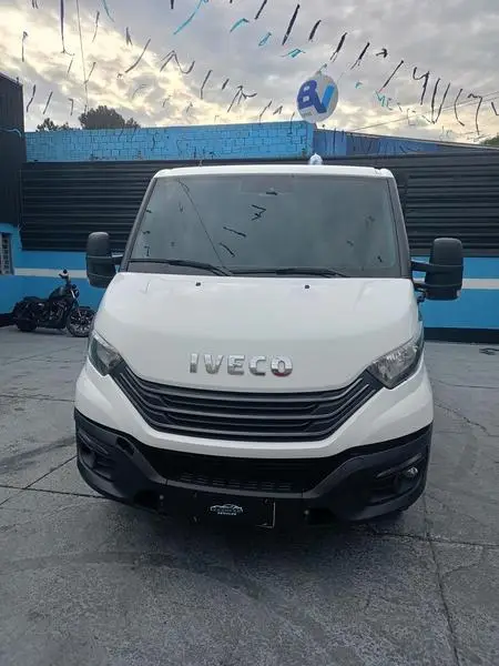 Carro Iveco Daily Chassi 2023 35-160 Curto 3.0 (Die.)(E6)
