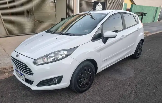 Carro Ford Fiesta Hatch 2016 1.6 (Flex)