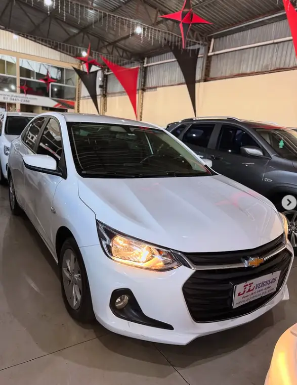 Carro Chevrolet Onix Plus 2020 1.0 LT (Flex)