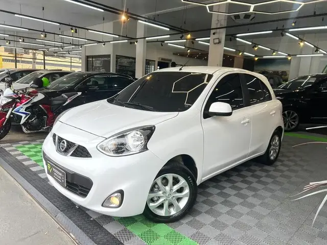 Carro Nissan March 2018 1.6 16V SV (Flex)