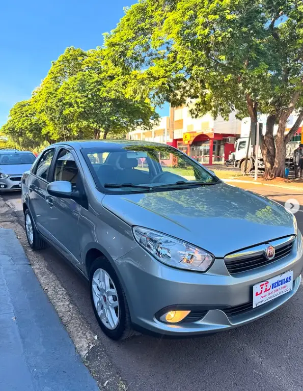 Carro Fiat Grand Siena 2015 Essence 1.6 16V (Flex)