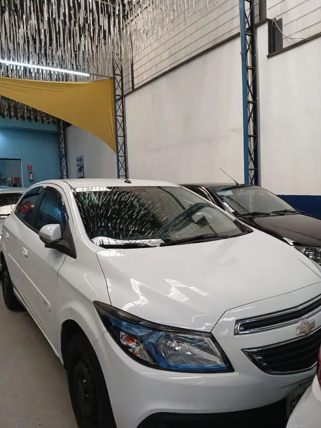 Carro Chevrolet Onix 2015 1.4 LT SPE/4