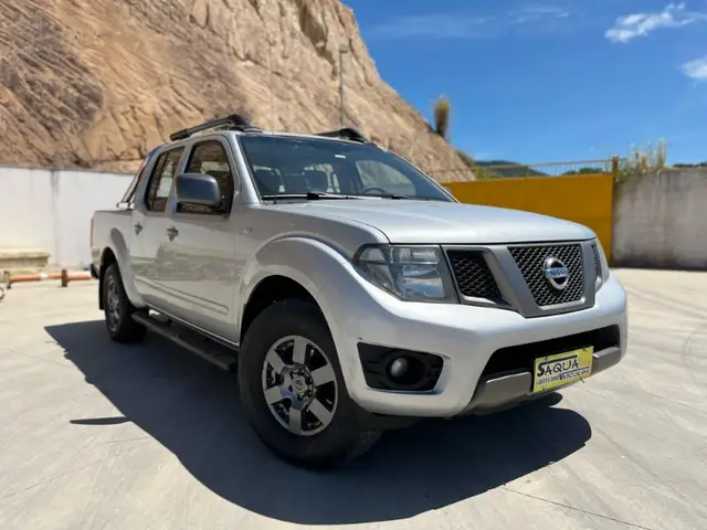 Carro Nissan Frontier 2014 2.5 TD CD 4x4 SV Attack