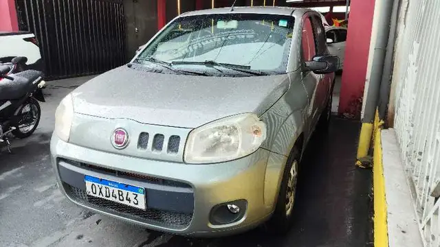 Carro Fiat Uno 2014 Vivace College 1.0 8V (Flex) 4p