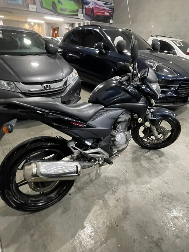 Moto Honda CB 300R 2012 Edição Especial