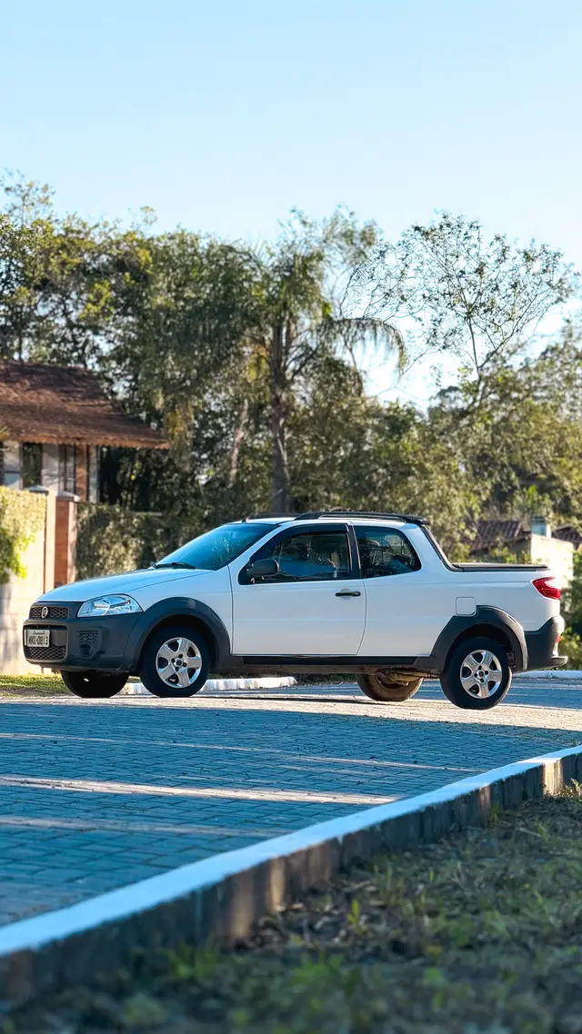 Carro Fiat Strada 2014 Working 1.4 (Flex) (Cabine Dupla)