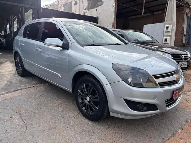 Carro Chevrolet Vectra GT 2010 2.0 8V (Flex)
