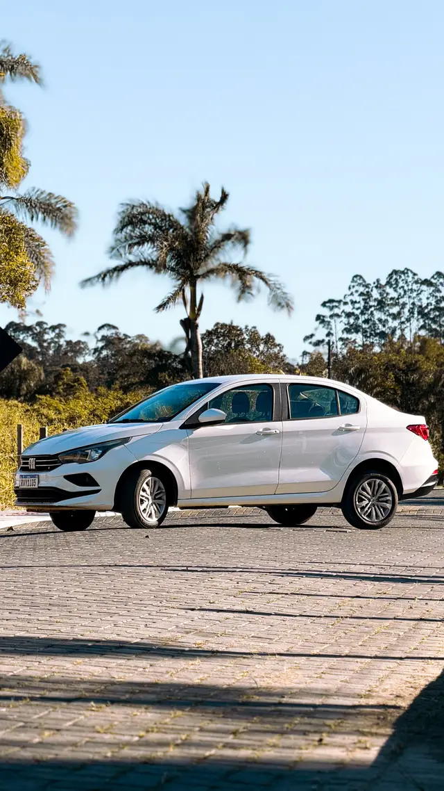 Carro Fiat Cronos 2023 Drive 1.0 (Flex) MT