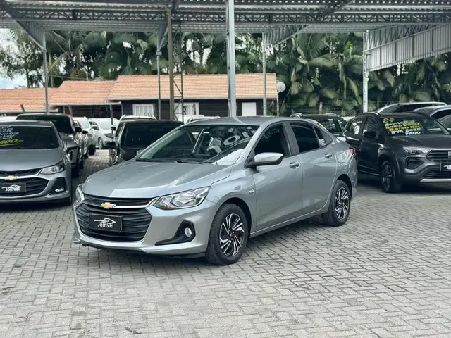 Carro Chevrolet Onix Plus 2024 LT 1.0